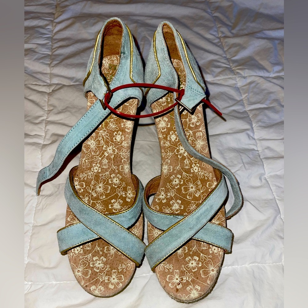 TOMS Wedges 8.5